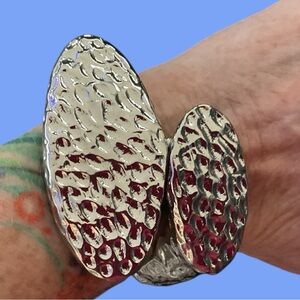 NWT Chunky Hammered Silver Oval Statement Bracelet Hinge Closure